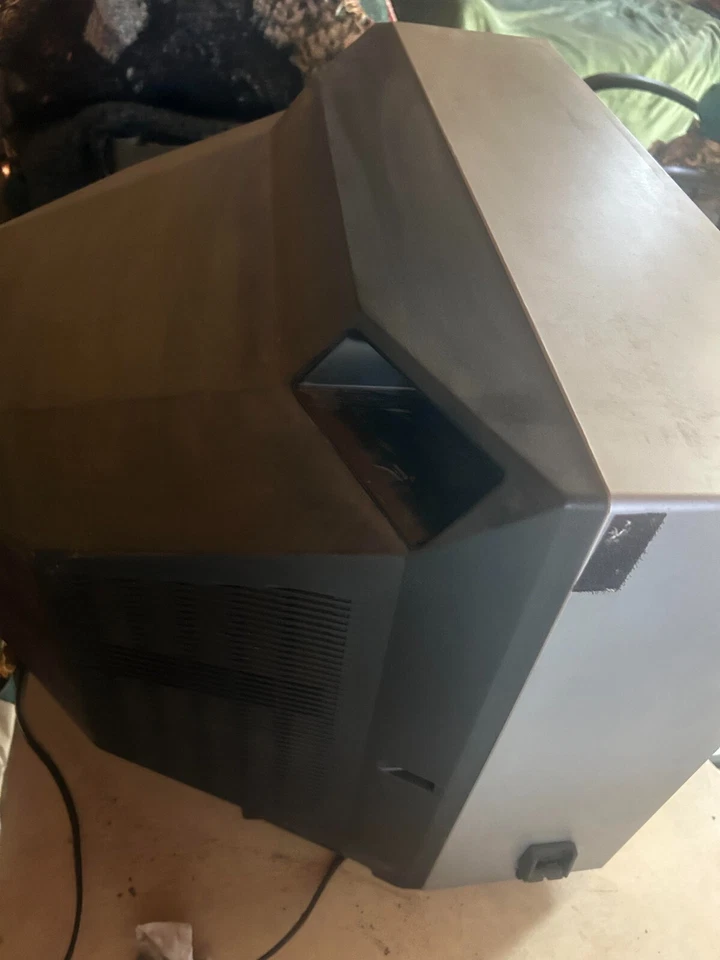 De colección 2002 JVC AV-32WF36 20" Retro Gaming CRT Mando a Distancia en Trabajo Foto 2 de 2