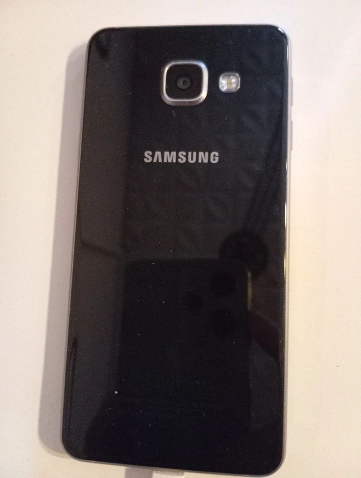 Samsung Galaxy A3 - 16 Go - Midnight Black (Désimlocké) - Photo 2/4