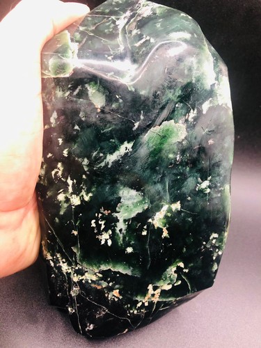 Muestra mineral de cristal de jade serpentino pulido piedra natural de 1,4 kg - Imagen 10 de 11