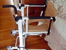 Hydraulic Patient Lift Transfer Chair w/180° Split Seat, Dining Tray, Commode.