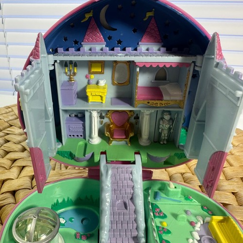 Vintage 1992 Polly Pocket Bluebird Heart Castle Playset Toy Compact - Picture 7 of 9