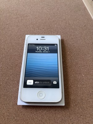 【美品】 iPhone 4s 16GB ホワイト（au）iOS 5.1.1 iPhone 4s 16GB apple ホワイト 中古 本体 美品 スマホ 判定