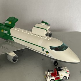 LEGO City Cargo Terminal 60022 100% COMPLETE W/Minifigs Instructions No Box