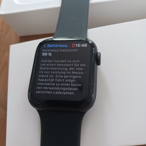 apple watch series 5 A 2093 44mm GPS Aluminium 99% Akku Sehr Guter Zustand