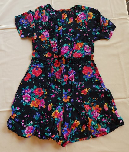 L.A. Touch Romper Black with Floral Pattern Short Sleeves Pearl Buttons Size 10 - Picture 4 of 4