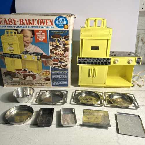 Vintage Kenner Easy Bake Ofen Spielzeug. Gelb mit Original Pfannen #1350 1969. Funktioniert!