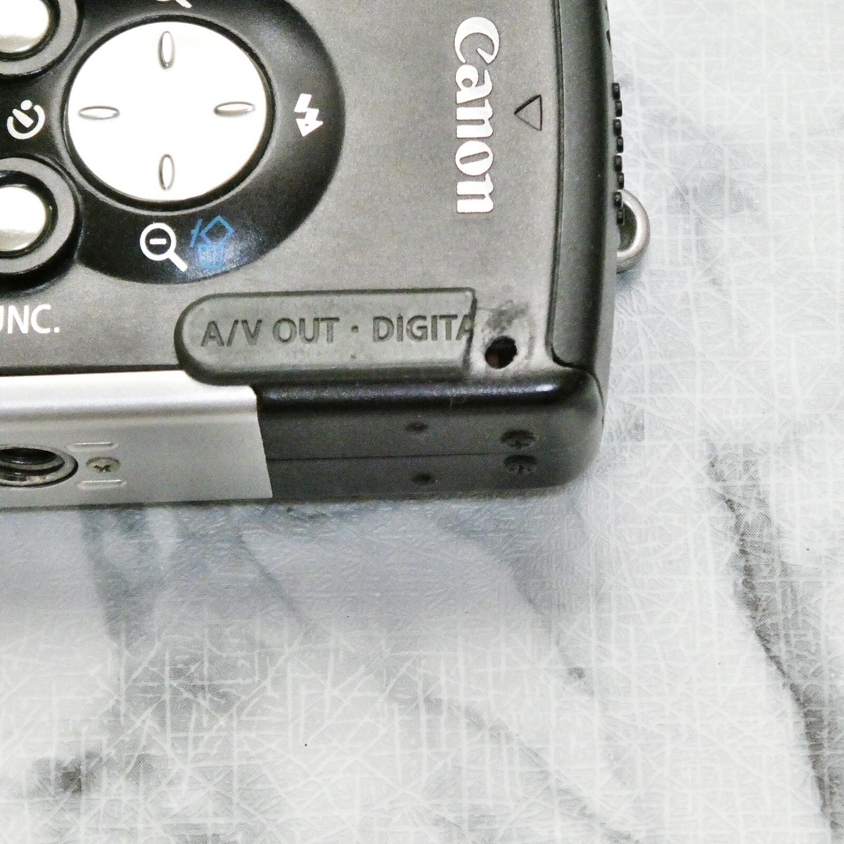 Canon IXY DIGITAL L Piano Black 4.0MP Camera fixed focal