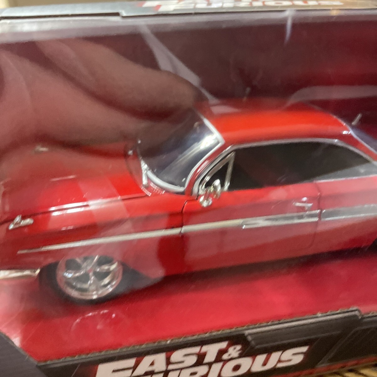 1:24ワイスピ DOM&#39;S CHEVY IMPALA Jada Fast and Furious 1/24 scale Dom's Chevy Impala with