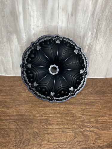 Cathedral Bundt Cake Ring Pan 9” Non Stick Heavy Cast Aluminum - Picture 3 of 8