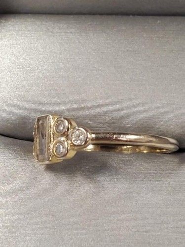 Sterling Silver Size 7.25 Ring With 7 Clear Stones 1.7 Gr. - Picture 3 of 7