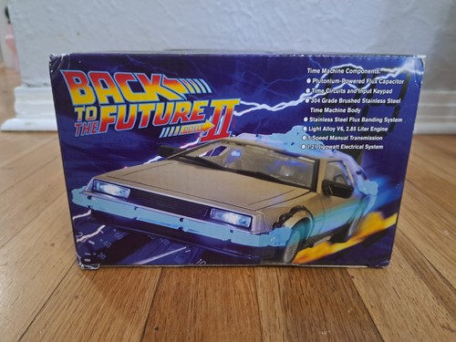 BACK TO THE FUTURE PART II 1:15 Scale Time Machine DeLorean (2017) BTTF Diamond - Picture 3 of 4
