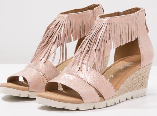 Gabor Sandalen, Größe 37 4, Fast NEU, Rosé Glitter, Franzen, Keilabsatz, Gabor Sandalen, Größe 37 4, Fast NEU, Rosé Glitter, Franzen, Keilabsatz,