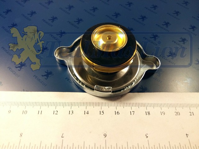 Bouchon de Radiateur Peugeot 204 304 404 504 J7 (montage sans vase d'expansion) Bouchon de Radiateur Peugeot 204 304 404 504 J7 (montage sans vase d'expansion)