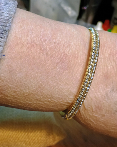 Crystal Pave' Hinge Gold Tone Bracelet Signed "N" in Excellent Condition - Picture 5 of 10