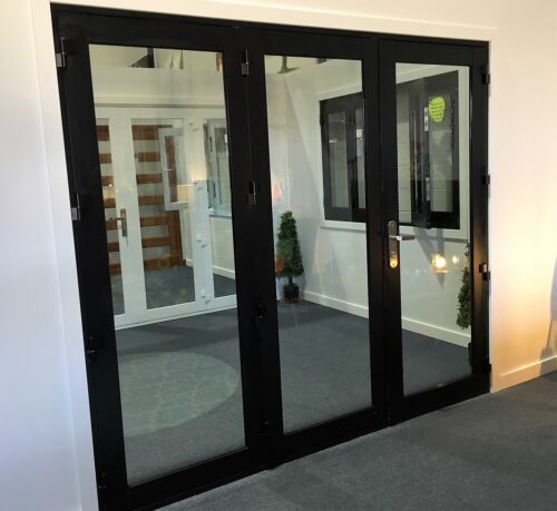 ALUMINIUM BIFOLD DOORS 3 PANEL, NEW 2410 x 2100h, WHITE, 1L/2R, IN STOCK - Picture 3 of 9