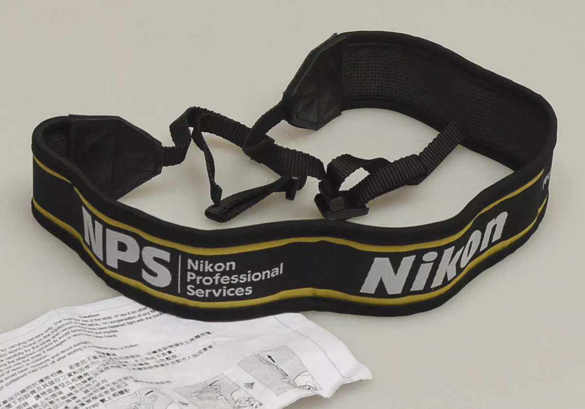 Tracolla nikon clearance