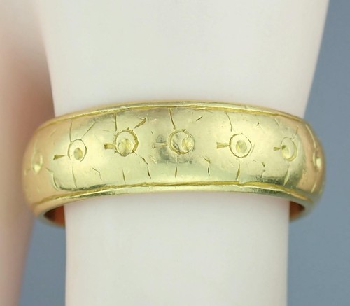 Happy Vintage Solid 22K Gold Shining Suns Curved D Wedding Band Ring 1970 Sz 8.5 - Picture 6 of 18