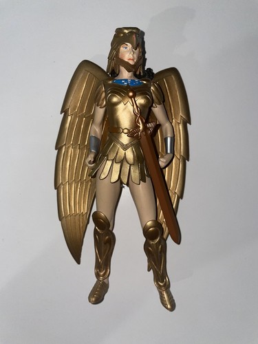 DC Direct Kingdom Come Series 3 Armored Wonder Woman Action Figure 2003 - Picture 1 of 10