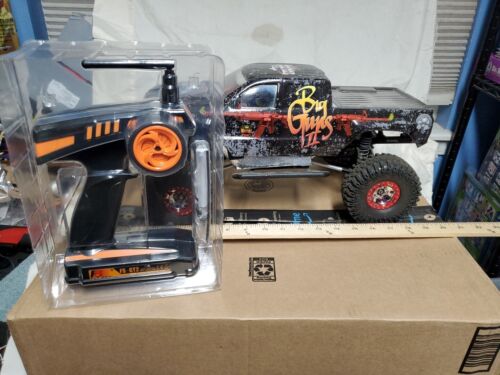 Axial SCX-10 W/CUSTOM WRAPPED Plactic Chevy Body, Storage Bag, RTR W/REMOTE USED - Picture 3 of 20
