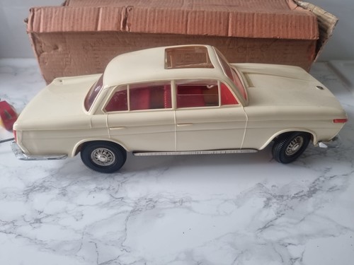 Rare Arnold Toys Western Germany BMW Crank Wire Powered 1/18? Plastic Car Boxed - Picture 7 of 13