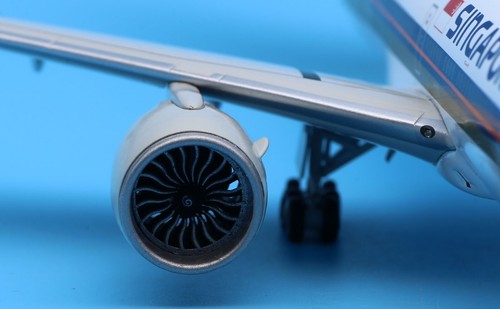 Modelo de avión fundido a presión JC Wings 1:200 Singapore Airlines Boeing B777-300 9V-SWZ - Imagen 11 de 14