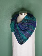 New Airy Soft Lace Triangle Shawl Warp Neck Scarf Handmade Crocheted
