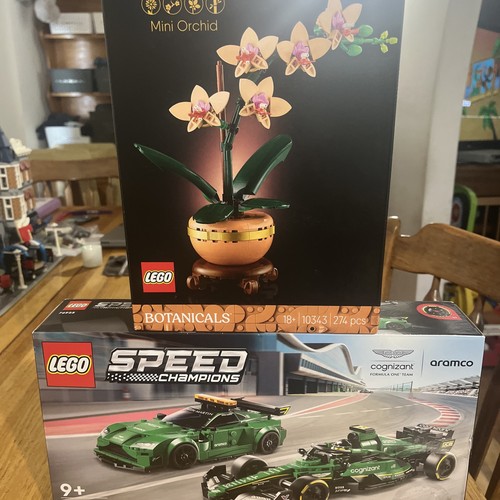 NEW - Lego Speed Champions - Aston Martin & AMR23 (76925) & Mini Orchid (10343) - Bild 2 von 8