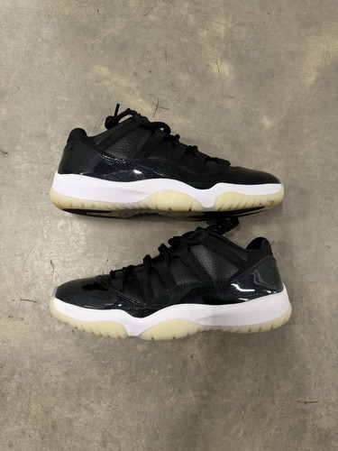 Zapato Jordan 11 Retro Bajo 72-10 Talla 9.5 SUPER LIMPIO AV2187-001 Auténtico Hombre” - Imagen 2 de 7