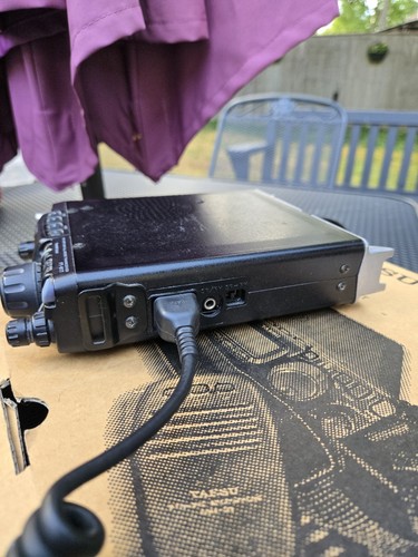 Yaesu FT-817 5W Multi-Mode Portable Transceiver - Zdjęcie 4 z 12