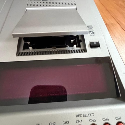 YAMAHA MD8 Multi-Track MiniDisk Recorder Home Recording White Only power check - Picture 4 of 24
