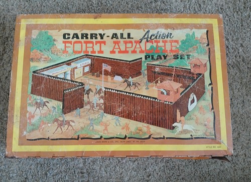 Vintage 1967 Marx Carry-All Action Fort Apache Playset Tin Litho Case Figures US - Picture 2 of 23