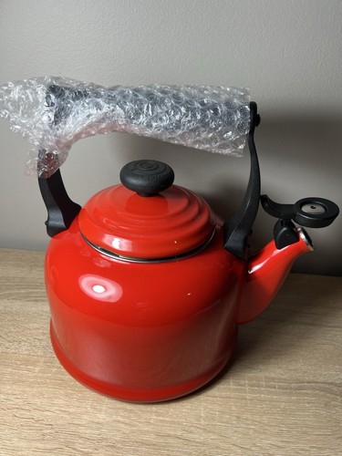 New Le Creuset Enameled Steel Kettle 2.1 Liter/2.2 Quart Chili Red Small Defect