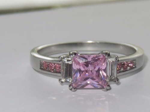 Ladies Pink ring princess cz stainless steel silver baguettes clear new 2169 - Picture 3 of 3