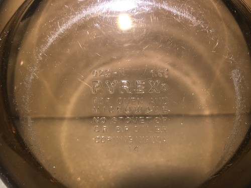 Vintage Pyrex Glass Amber #023-N Round Casserole Dish with Lid & Woven Basket - Picture 9 of 16