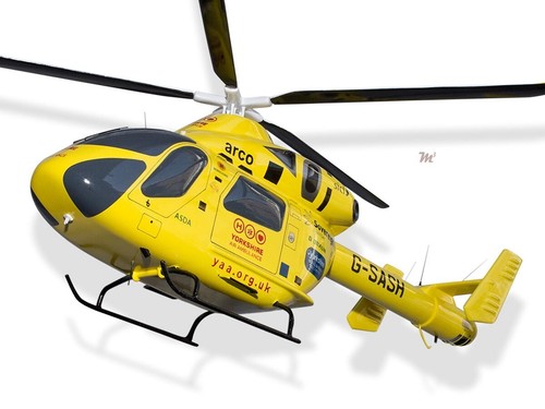 MD 902 Explorer Yorkshire Air Ambulance Scrivania Elicottero Legno Modello Piccolo 1/32 - Foto 3 di 12
