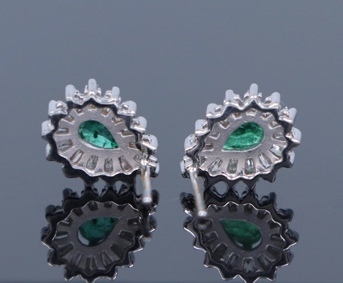 14K White Gold Pear Shape Green Emerald Baguette Diamonds Halo Stud Earrings - 第 8/9 張圖片