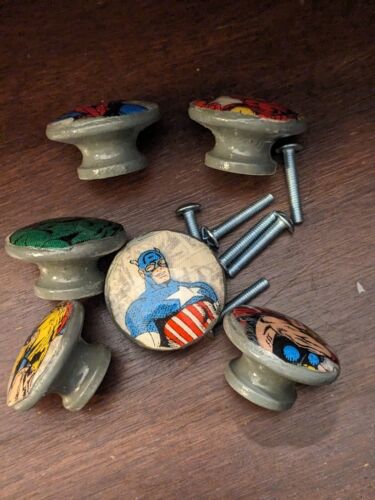Marvel Avengers Comics 6 Wooden Drawer Pulls Dresser Drawer Cabinet Knobs - Picture 3 of 6