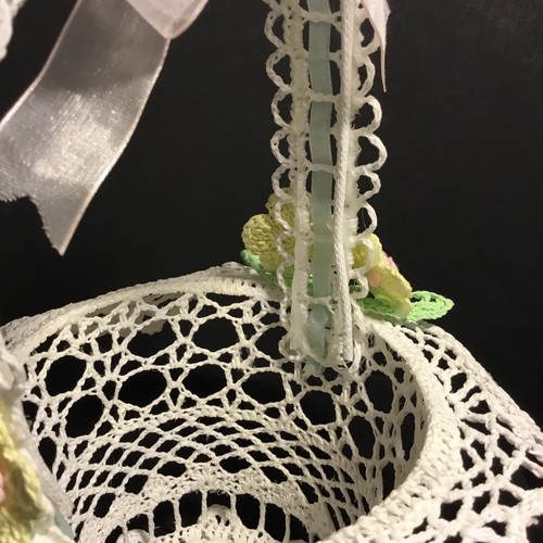 Vintage Handmade Crochet Lace Starched Doily Floral Easter Basket 10” x 9” - Picture 8 of 12