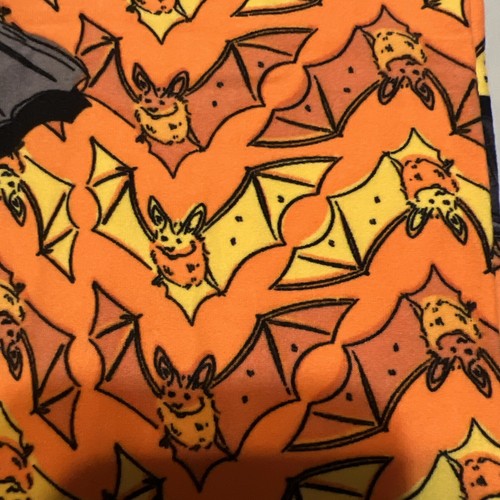 LuLaRoe Tween Leggings Halloween Kids 00-0 TW Bats Vibrant Spooky #648 - Picture 3 of 3