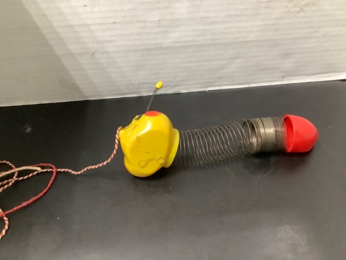 1950s Vintage Hard plastic Slinky worm Susie toy james industries  - Picture 2 of 2