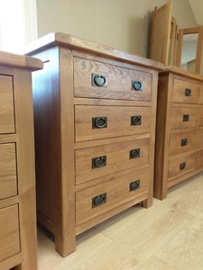 Chunky Oak 4 Drawer Chest Compact Bedroom Drawers Solid Wood
