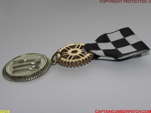 Steampunk badge brooch pin drape Medal chef restaurant cutlery dining cook #EE2 - Picture 3 of 5