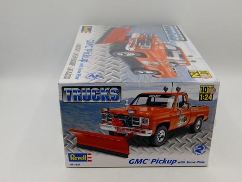 Revell Trucks GMC Pickup with Snow Plow 1:24 Scale Model Kit 85-7222 SEALED - Bild 2 von 6