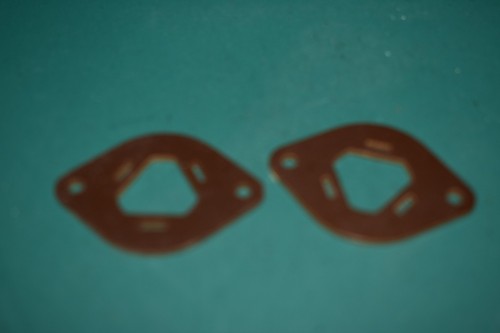 Two NOS 3 Slot Insulation Washers for Twist Lock Can Capacitors - Picture 2 of 3
