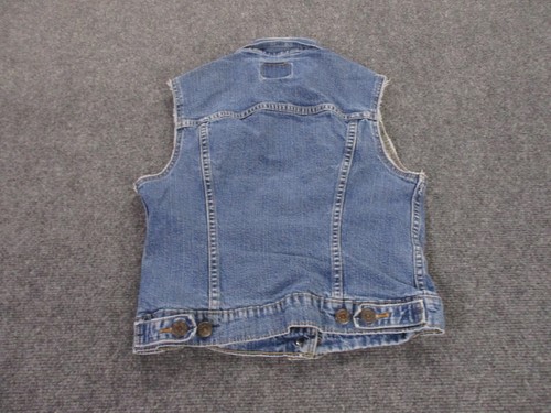 Levis Vest Jacket Girls XL Blue Denim Button Front Collared Pockets Casual Youth - Picture 8 of 9