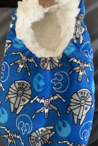 NEW W/Tag STAR WARS MILLENNIUM FALCON BLUE FUR LINED SLIPPERS Size M/L  7.5-9.5 - Picture 5 of 5