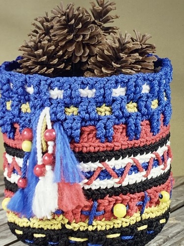 Cestas nativas americanas de ganchillo ático Annie's de colección 7 patrones con cordón de nailon - Imagen 8 de 10