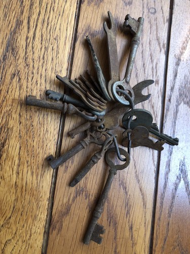 Vintage Lot alte Skelett Schlüssel kleines offenes Fass Schrank Uhr Truhe - Bild 2 von 3