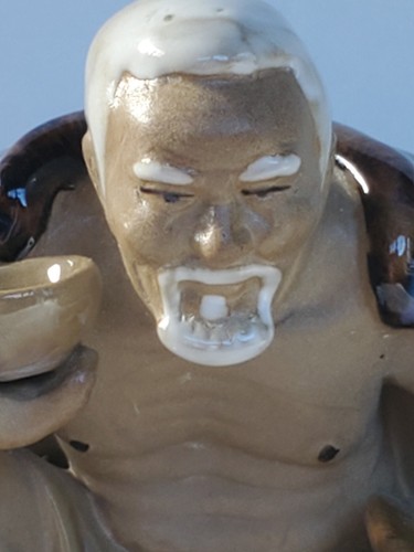 Chinese Asian Mudman Figurine Man w/Cup 4.25" Glazed Art Pottery Vintage - Picture 5 of 9