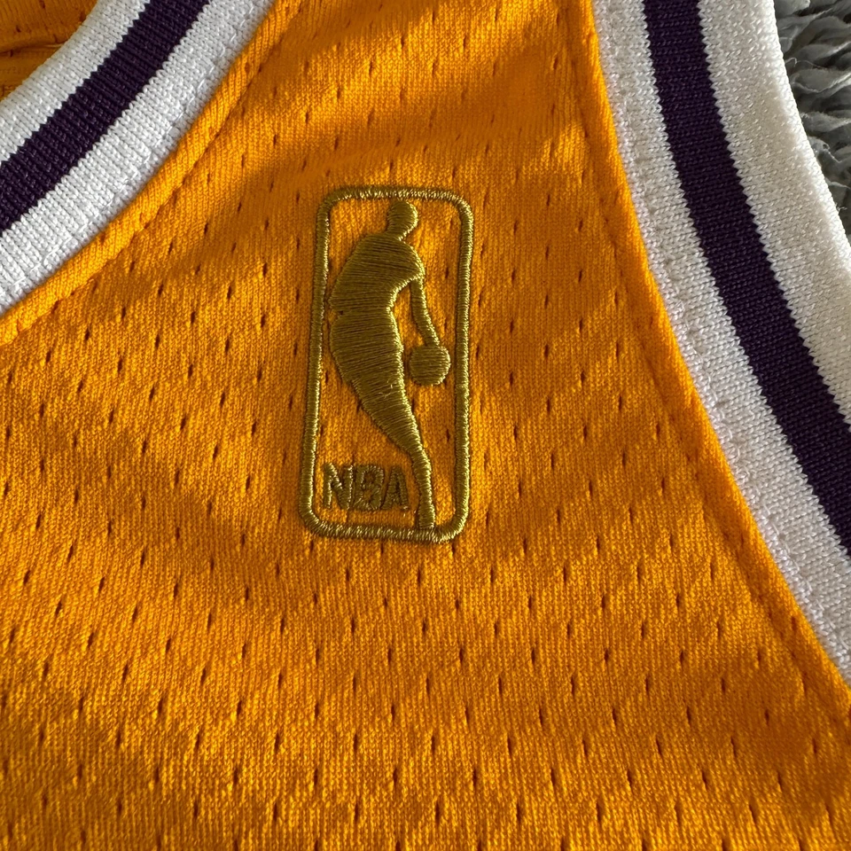Authentic Kobe Bryant Mitchell & Ness NBA Los Angeles Lakers Rookie Jersey M 40 - Image 4 of 4